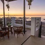 Tsampika\'S Beachfront House In Stegna