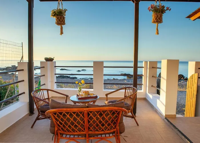 Tsampika\'S Beachfront House In Stegna